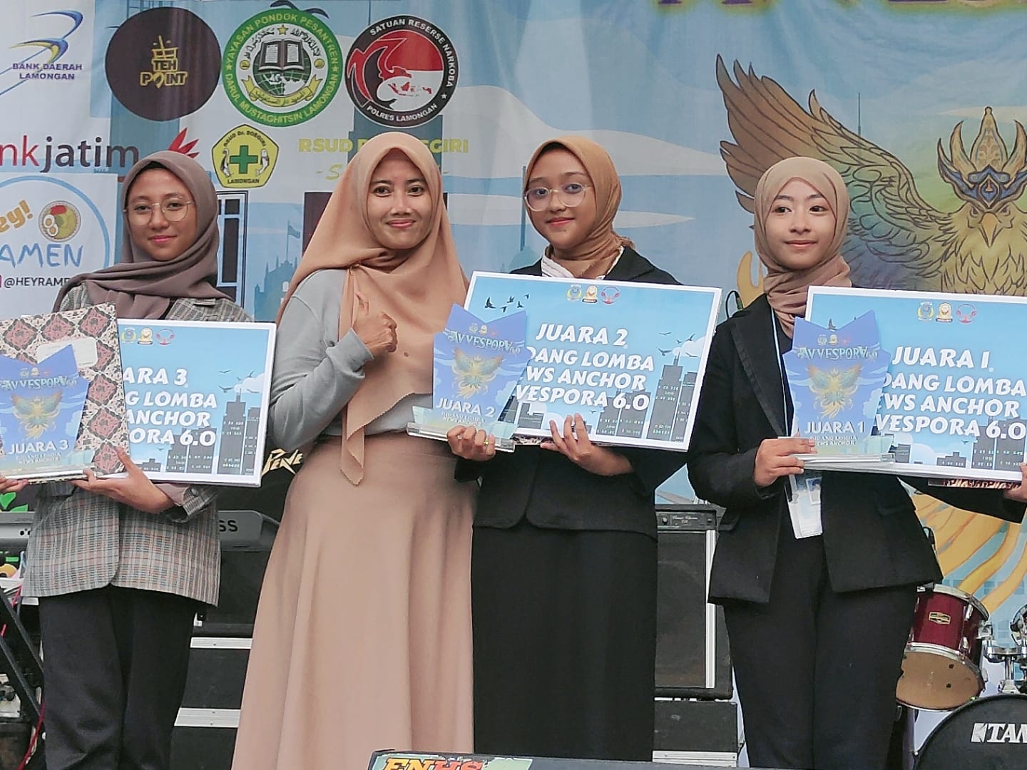 Juara 3 News Anchor AVVESPORA 6.0 se Jawa Timur di SMA N 2 Lamongan