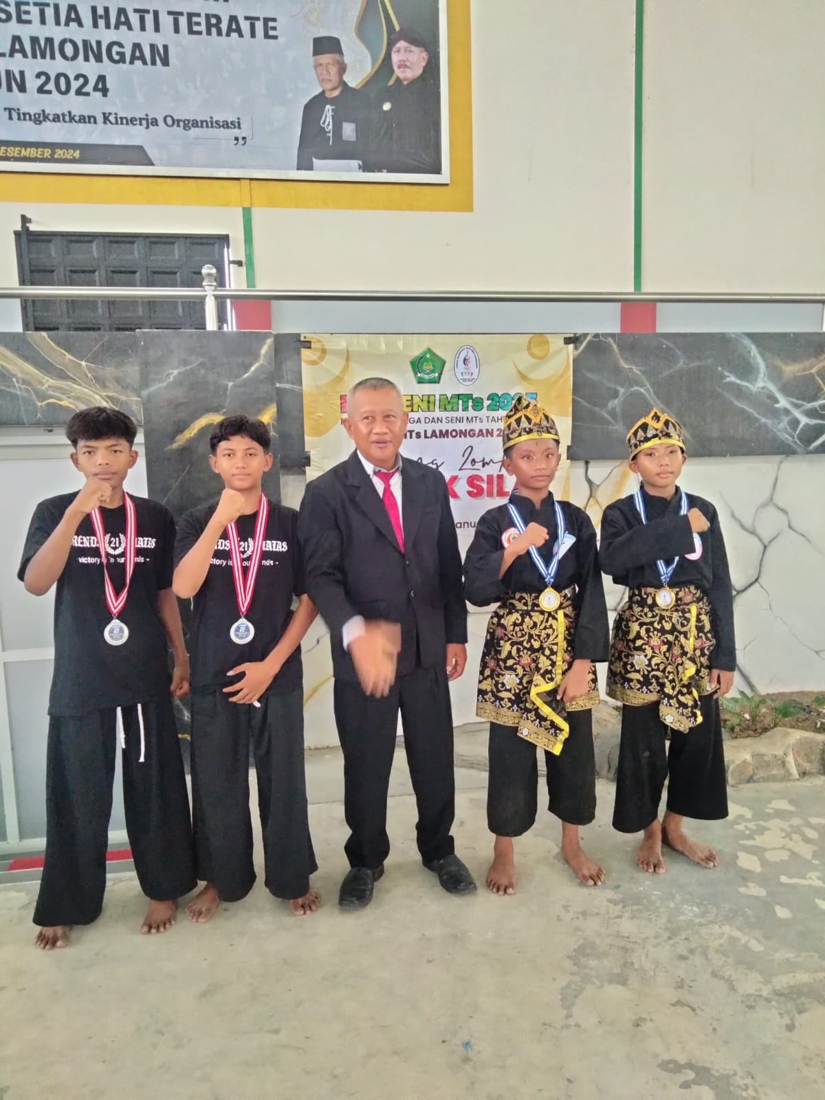 JUARA 2 PENCAK SILAT GANDA Pa PORSENI KKMTS LAMONGAN 2 TAHUN 2025